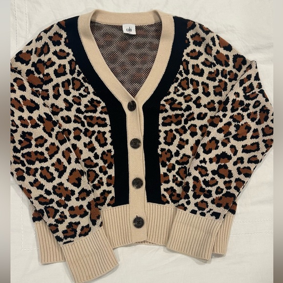 CAbi Sweaters - CAbi Cream and Black Leopard Print Cardigan Sweater Sz M